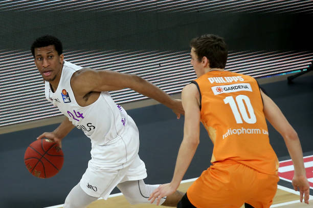 不如聚焦于 不如聚焦于