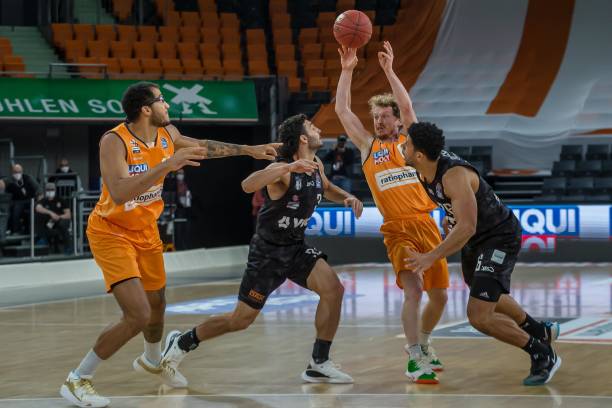 推至全新高 推至全新高