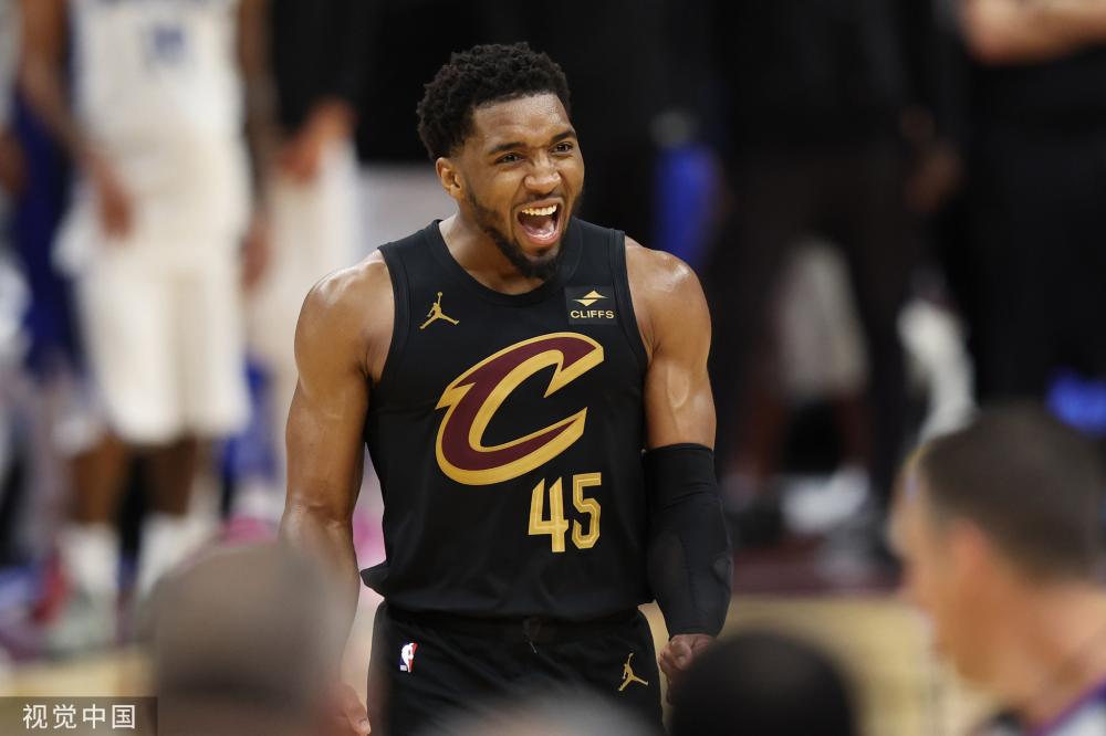 过镇守中场 过镇守中场