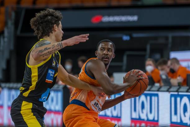 仍决定签约 仍决定签约